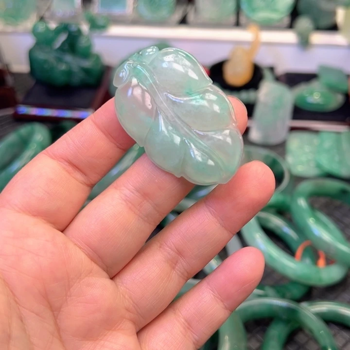 石英质玉（非洲翠）吊坠1未镶嵌