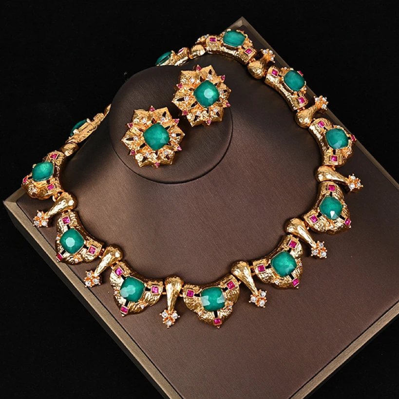 铜合金项链 复古宫廷风几何设计感合金镂空浮雕绿色项链耳钉套装