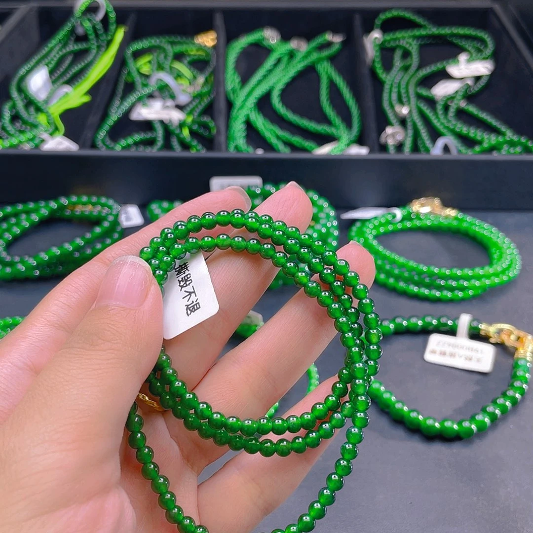 翡翠未镶嵌颈饰