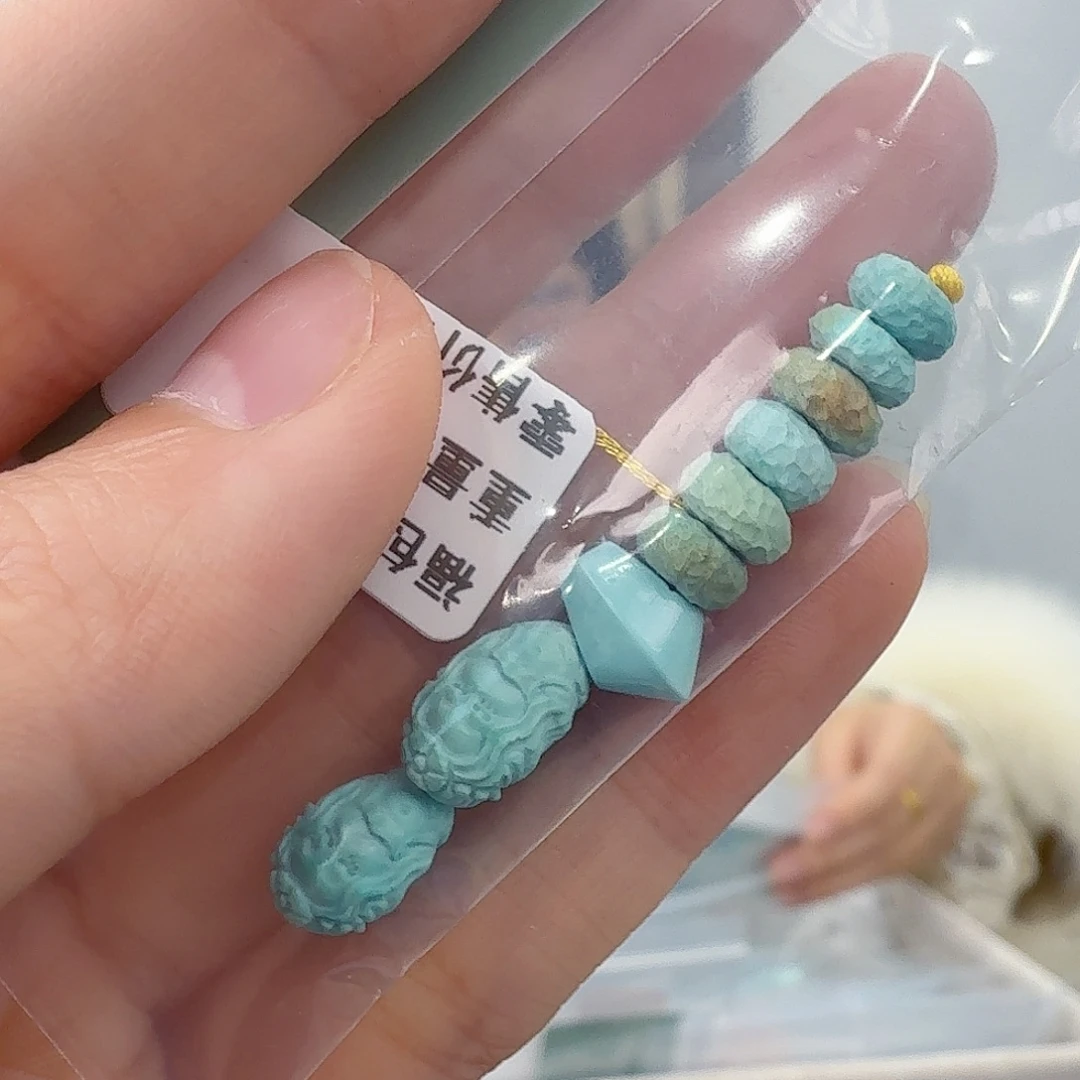 绿松石未镶嵌珠宝奇石