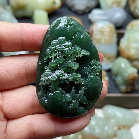和田玉未镶嵌颈饰