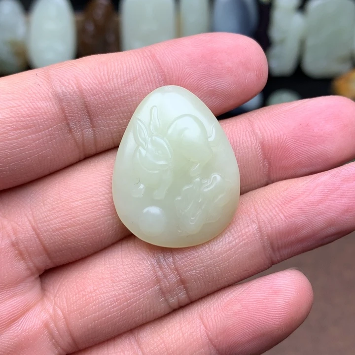 和田玉（糖玉）未镶嵌颈饰