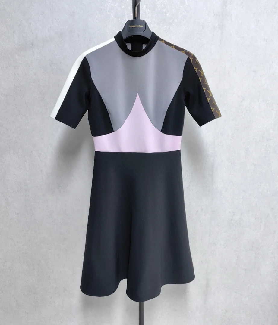 95新 LouisVuitton/路易威登 ff122 绵羊毛 拼色短袖连衣裙 38码