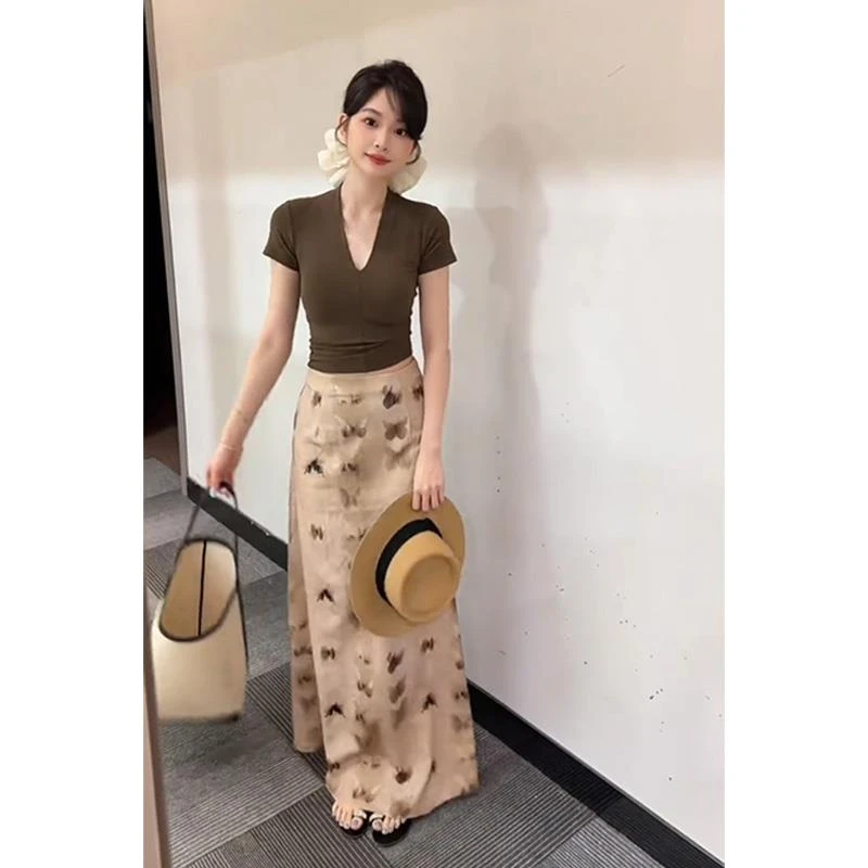 2025夏季欧若风时尚上衣半身裙套装显瘦气质V领性感百搭女两件套