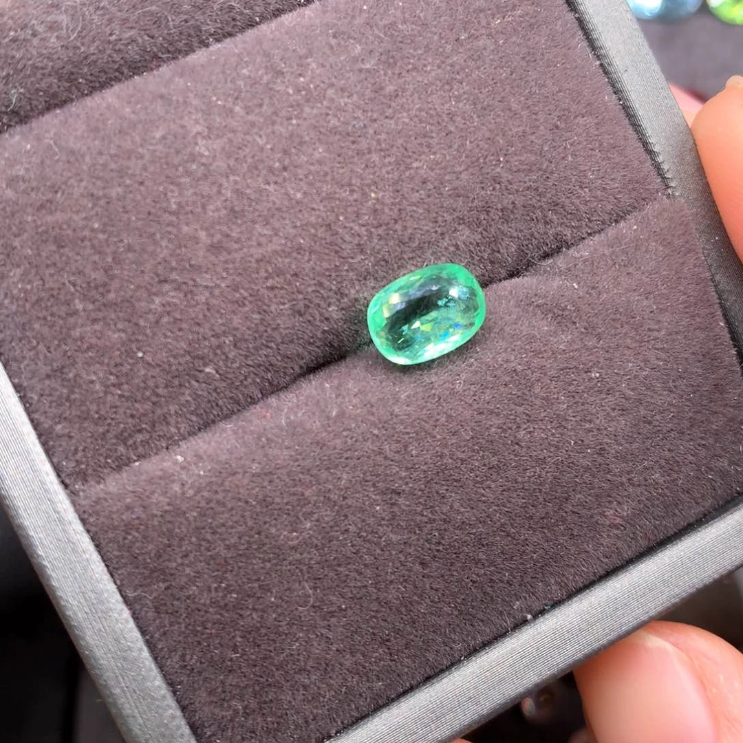 帕拉依巴碧玺1.94克拉未镶嵌