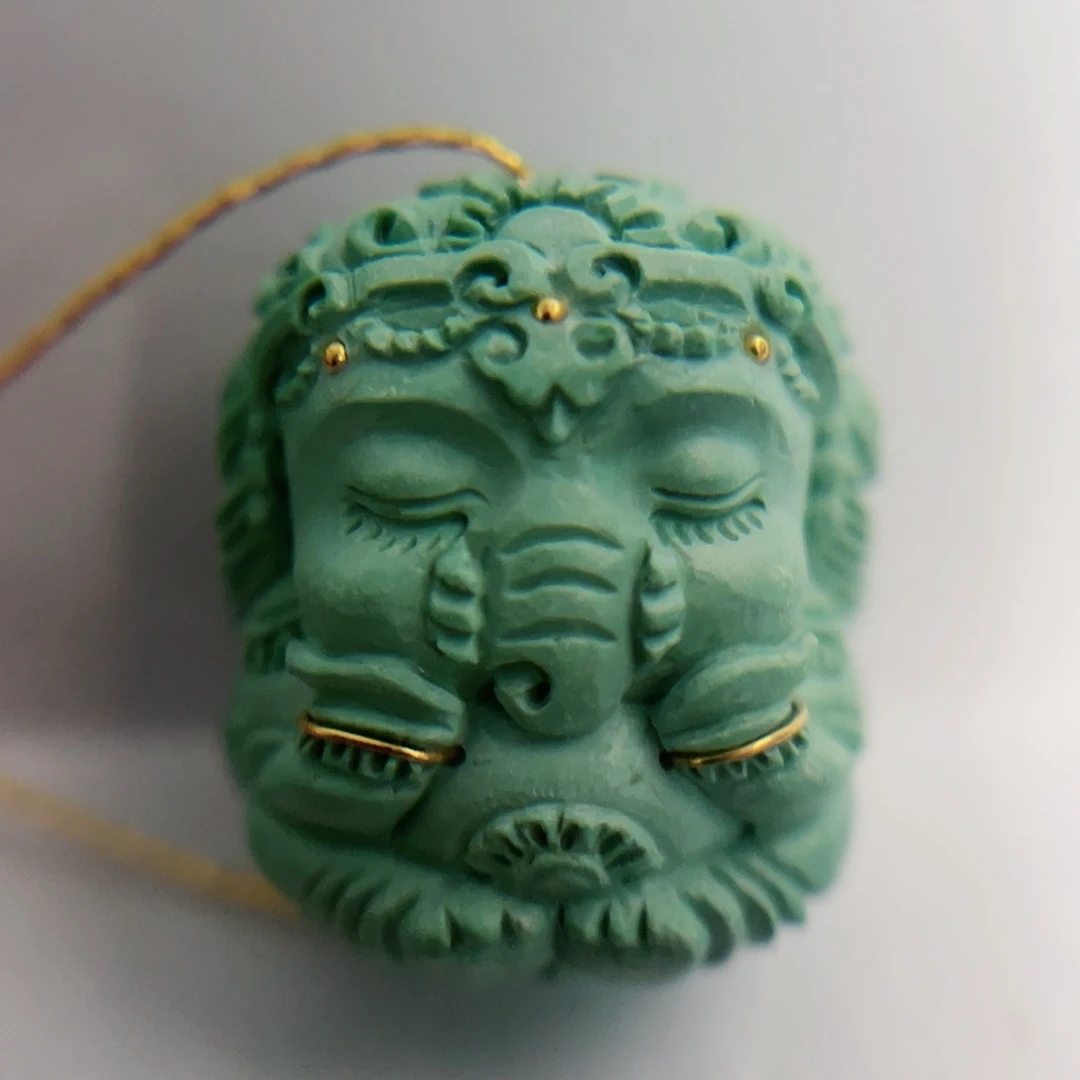 绿松石配饰未镶嵌