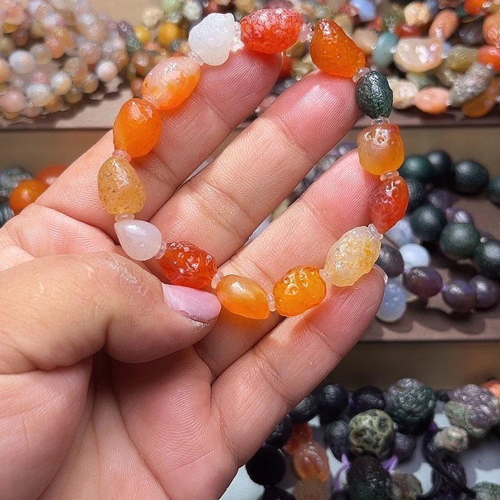 阿拉善彩玛瑙手镯