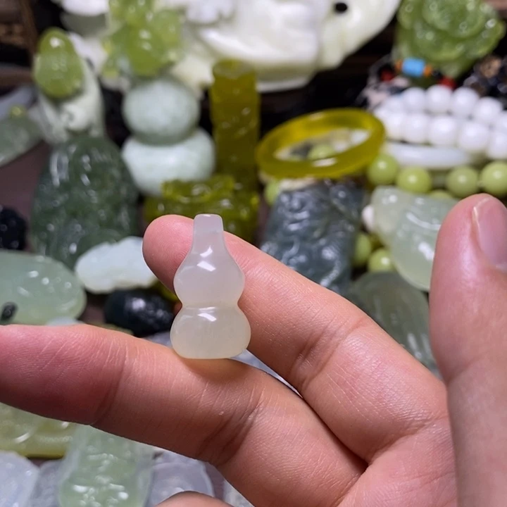 岫玉未镶嵌岫玉颈饰