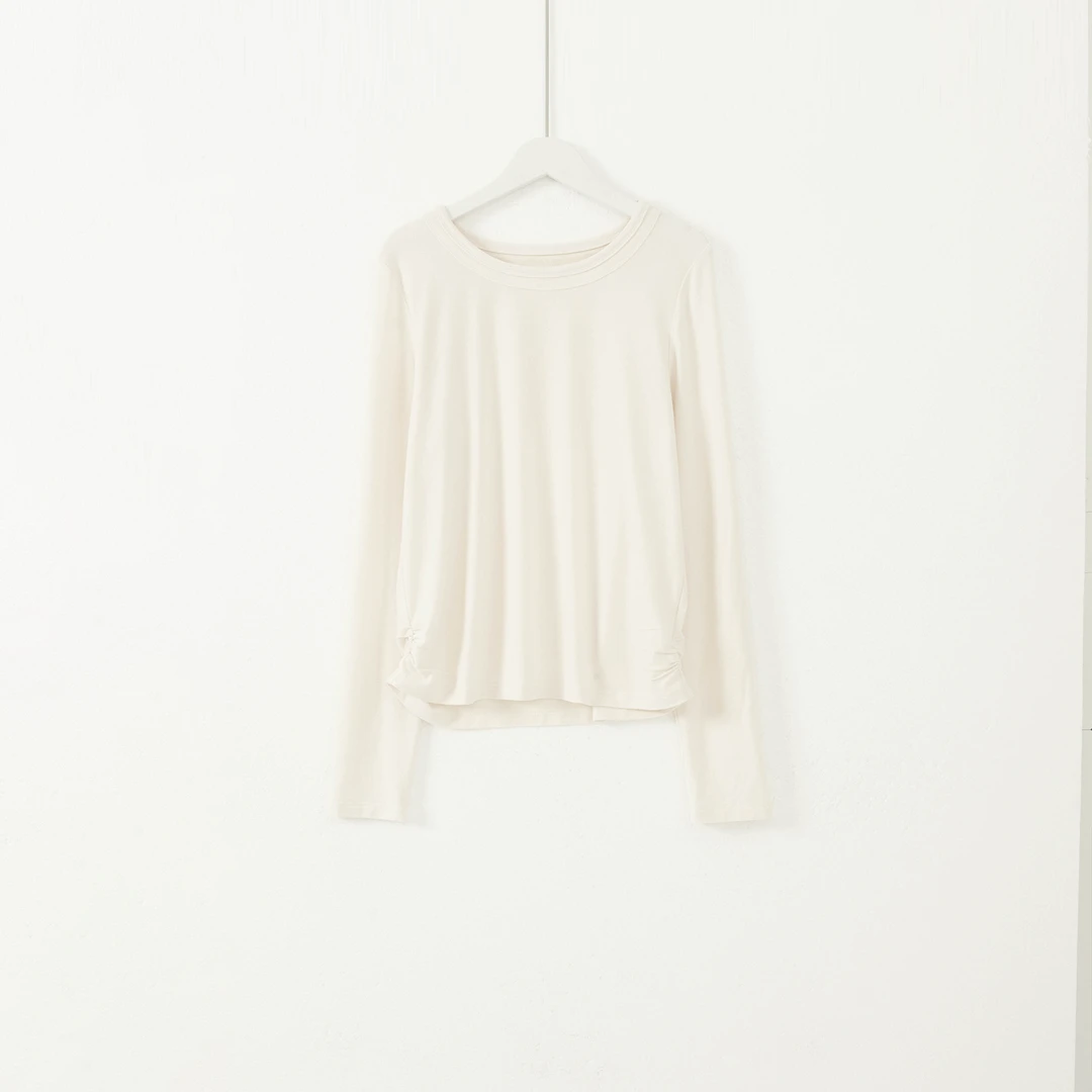 几里与麻 个性圆领纯色褶皱收腰打底衫 衣长55胸围90 2092082