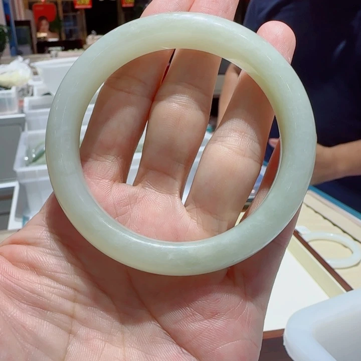 未镶嵌手镯和田玉110