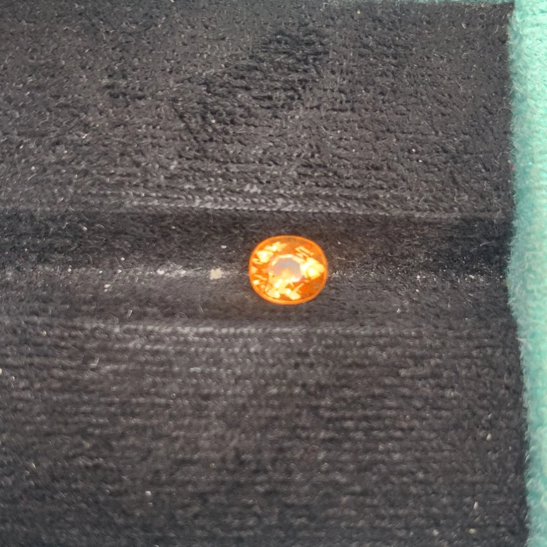 石榴石（芬达石）玻璃体1.42ct未镶嵌