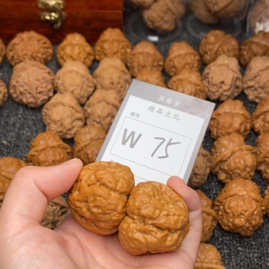 吊坠桃核我是第一百36.8