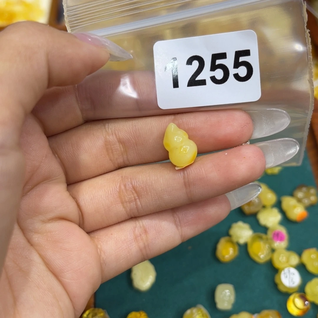 琥珀珠宝奇石未镶嵌