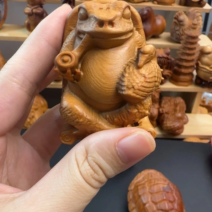 R***e柏木摇椅金蟾崖柏手把件