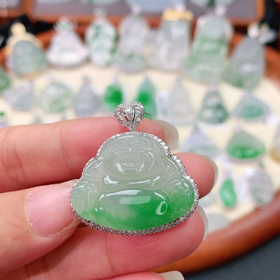 颈饰18K金镶嵌翡翠佛公
