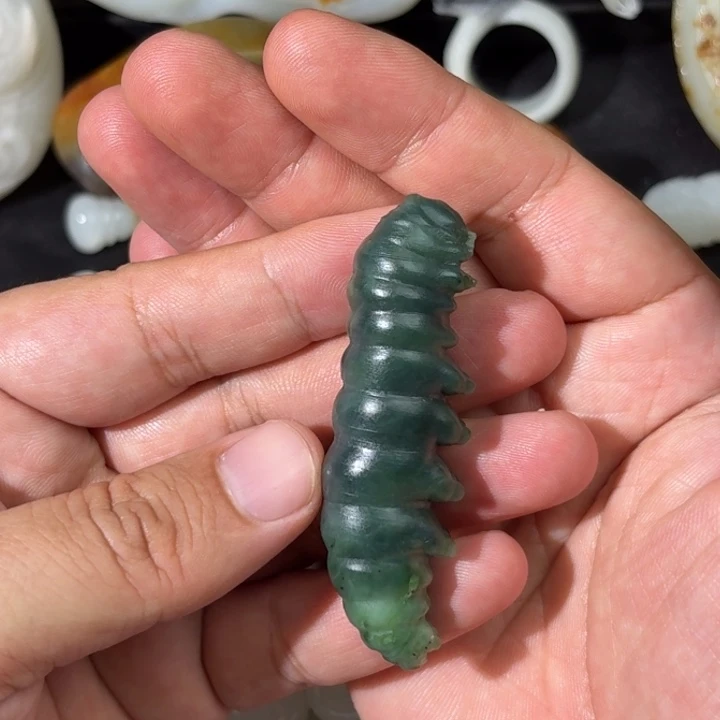 颈饰未镶嵌和田玉（白玉）