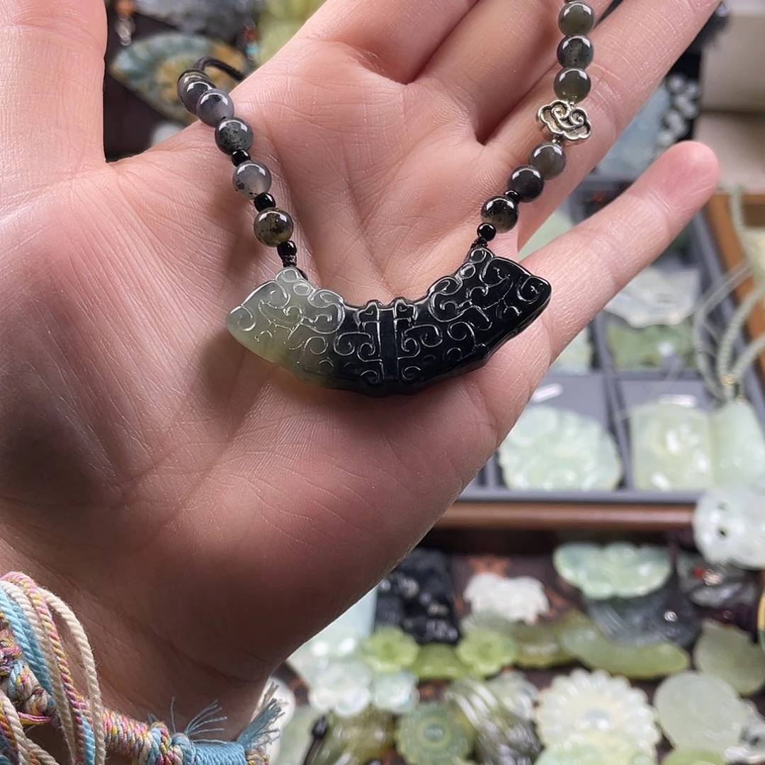 岫玉未镶嵌吊坠(赠链)