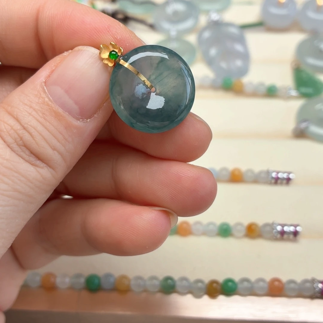 翡翠18K金镶嵌颈饰翡翠平安扣