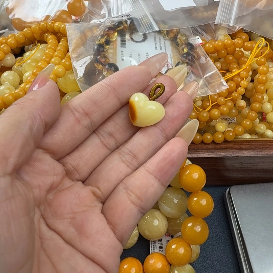 琥珀未镶嵌珠宝奇石