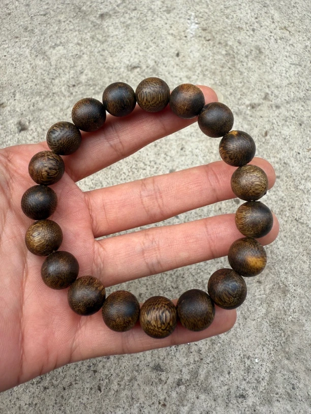 奇楠沉香1.1单圈手串，11克