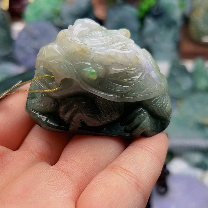 翡翠未镶嵌颈饰挂件