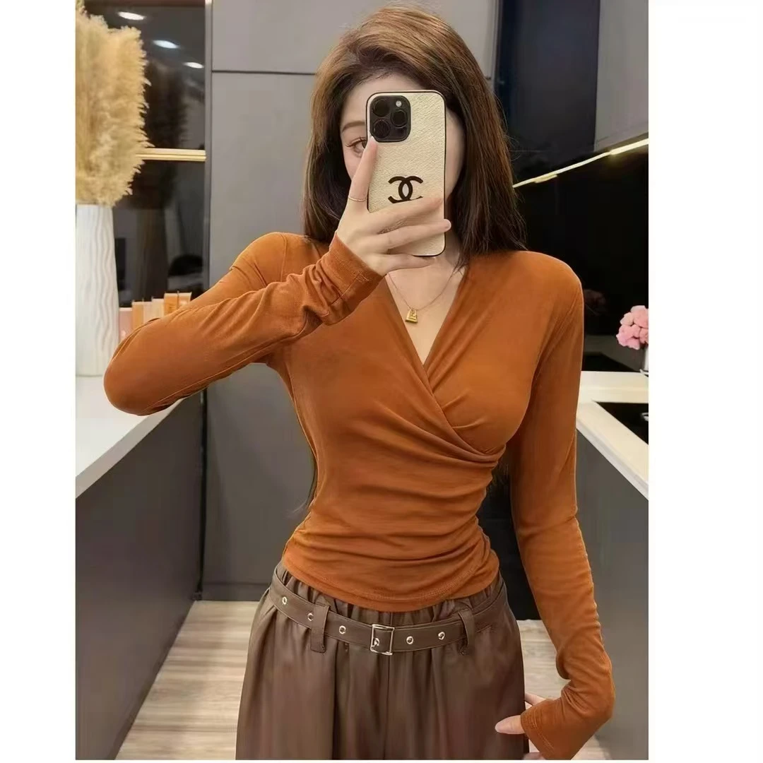 2025秋冬长袖修身型V领拼接轻熟风常规T恤黑色设计感女上衣