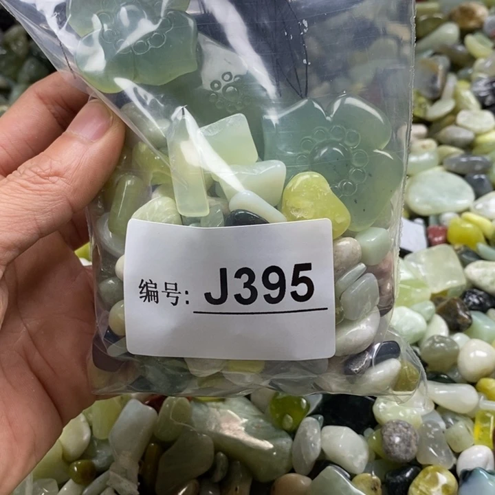 蛇纹石玉鱼缸石未镶嵌