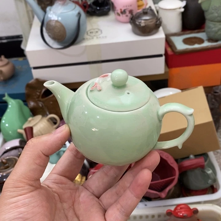 陶瓷艺术品及陶瓷壶壶