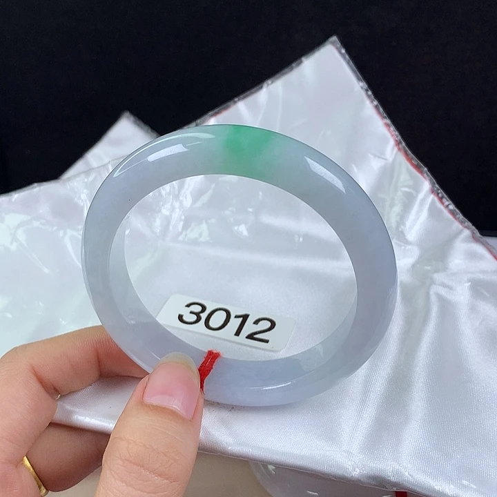 翡翠未镶嵌手镯57圈