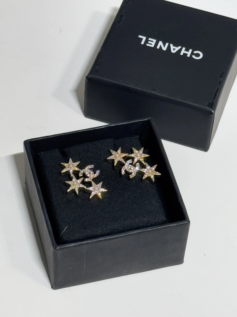 99新 Chanel/香奈儿 HIHI/Chanel15A五角星镶钻珍珠耳钉12000596