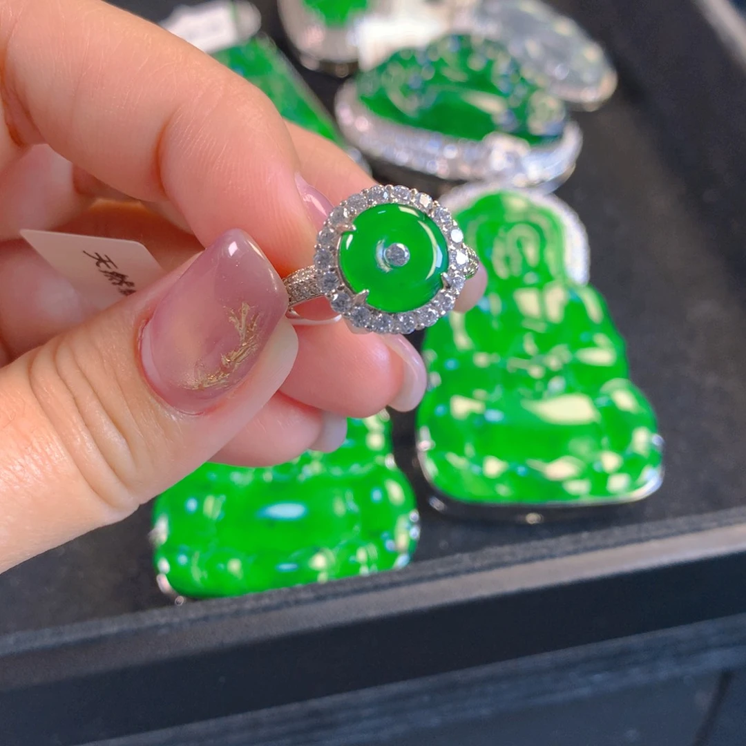 翡翠颈饰银S925镶嵌翡翠