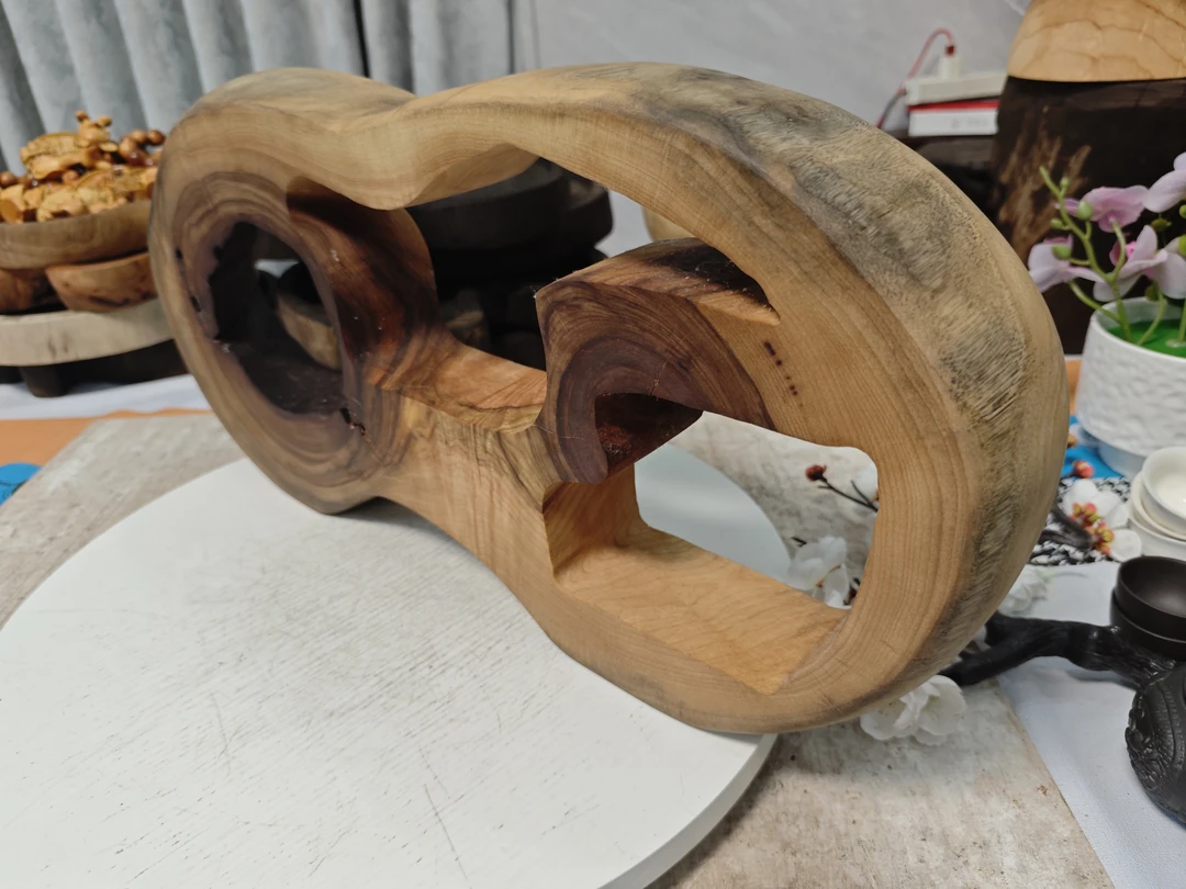 香樟木博古架长度53高度23.5厚度六公分