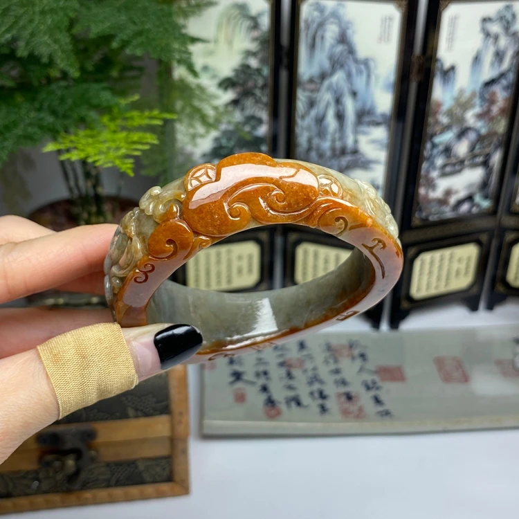 60.8俏色红翡如意福在眼前随形方镯手镯  天然翡翠A货手镯