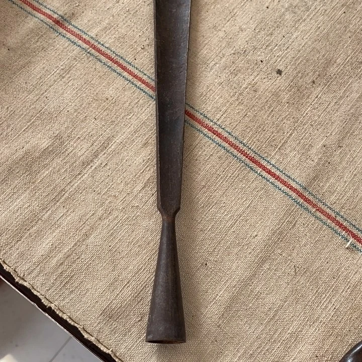 正***华木铁凿子一个铁件