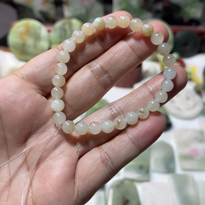 独山玉未镶嵌颈饰