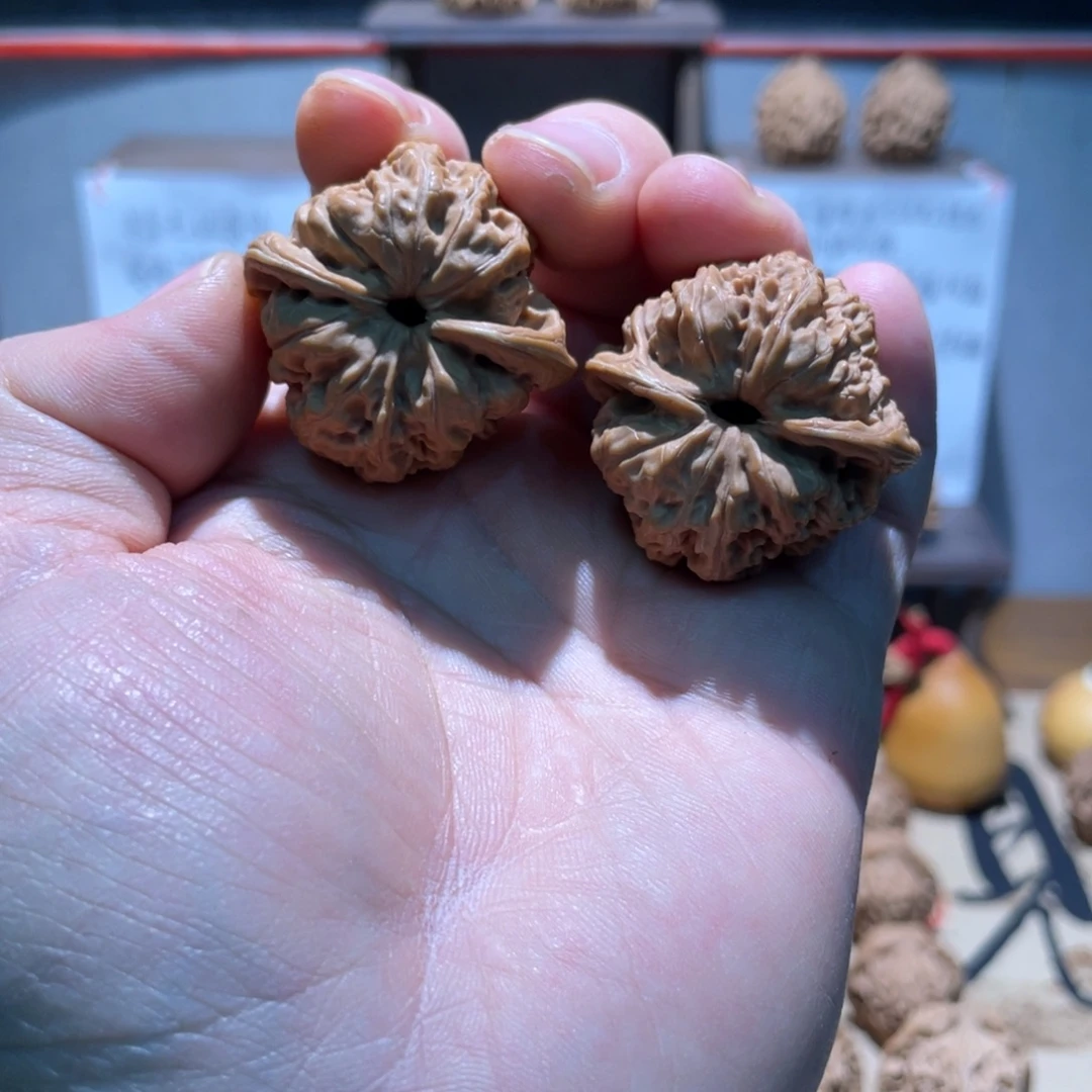 文玩核桃吊坠36尺龙洞愈