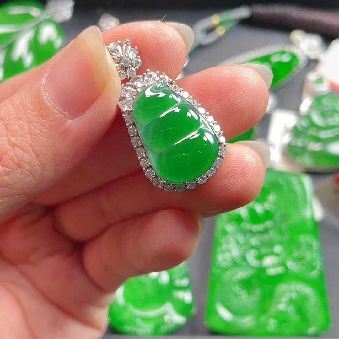 吊坠(不含链)未镶嵌翡翠