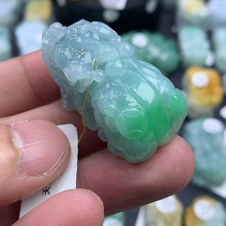 翡翠未镶嵌颈饰天然缅甸翡翠貔貅吊坠
