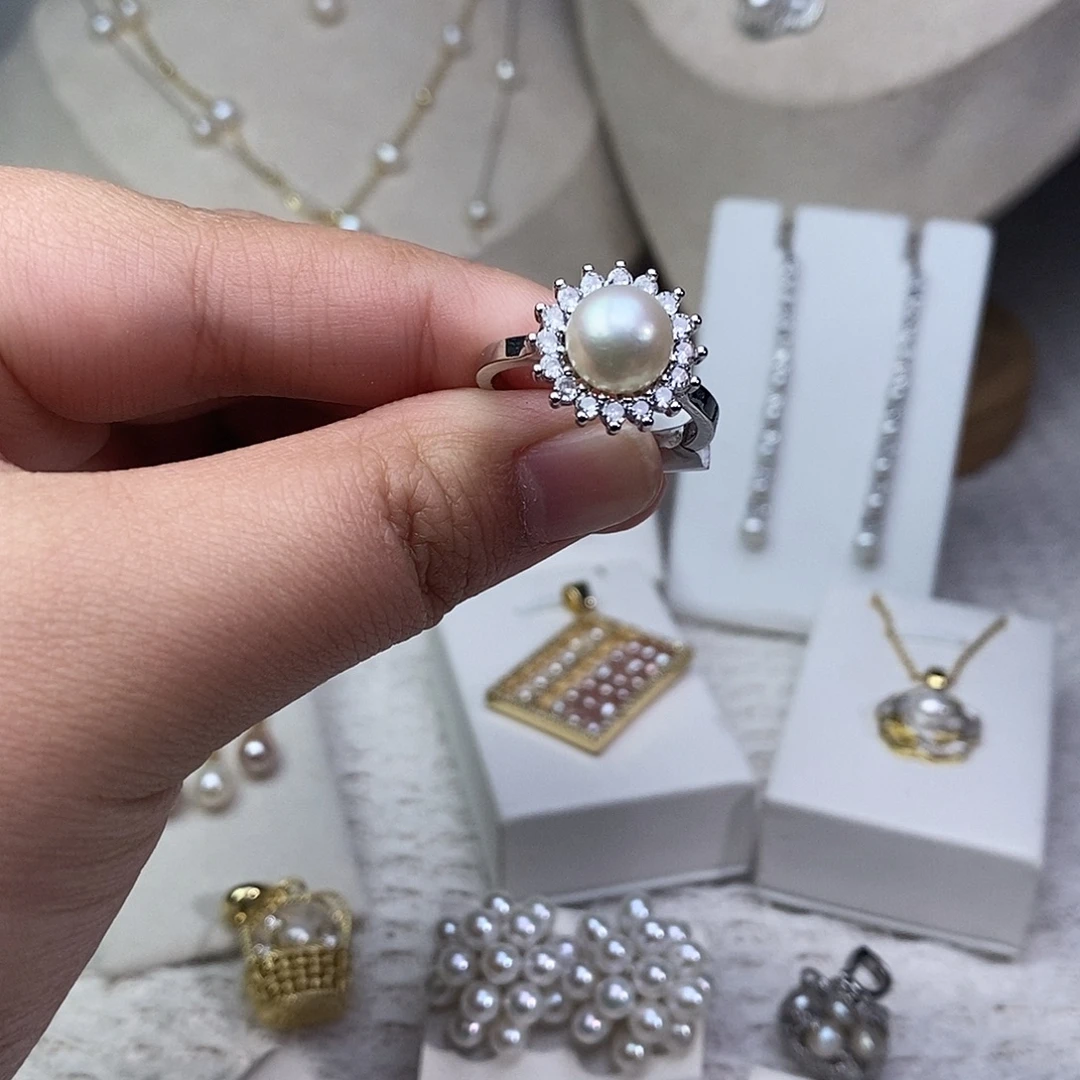 淡水珍珠银S925镶嵌耳饰