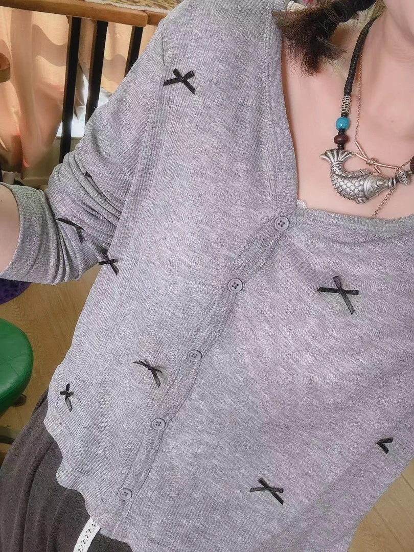 【小凉伞】洋气女装出游穿搭度假风可爱精致蝴蝶结长袖T恤样品