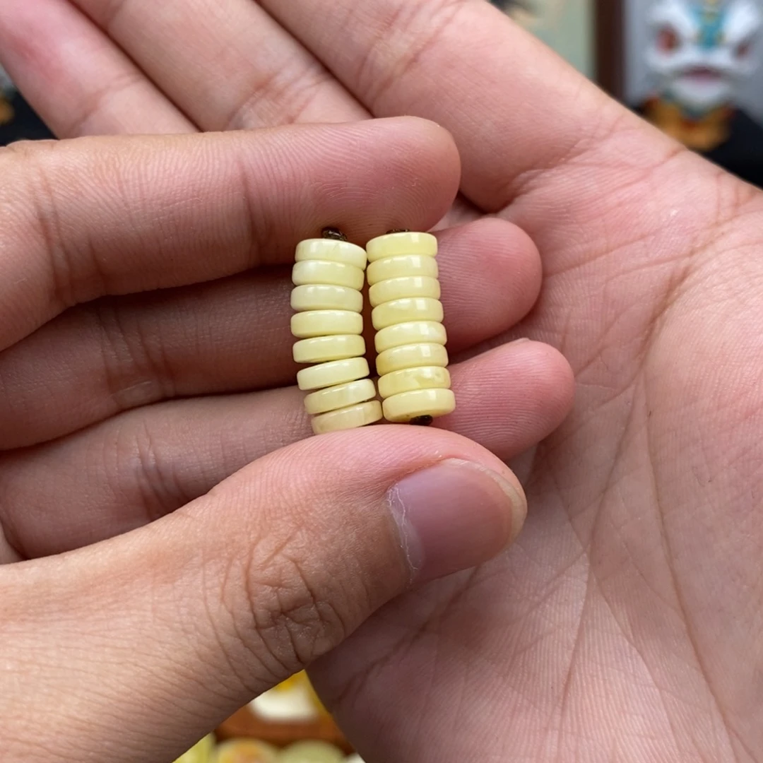 未镶嵌琥珀珠宝奇石C****?
