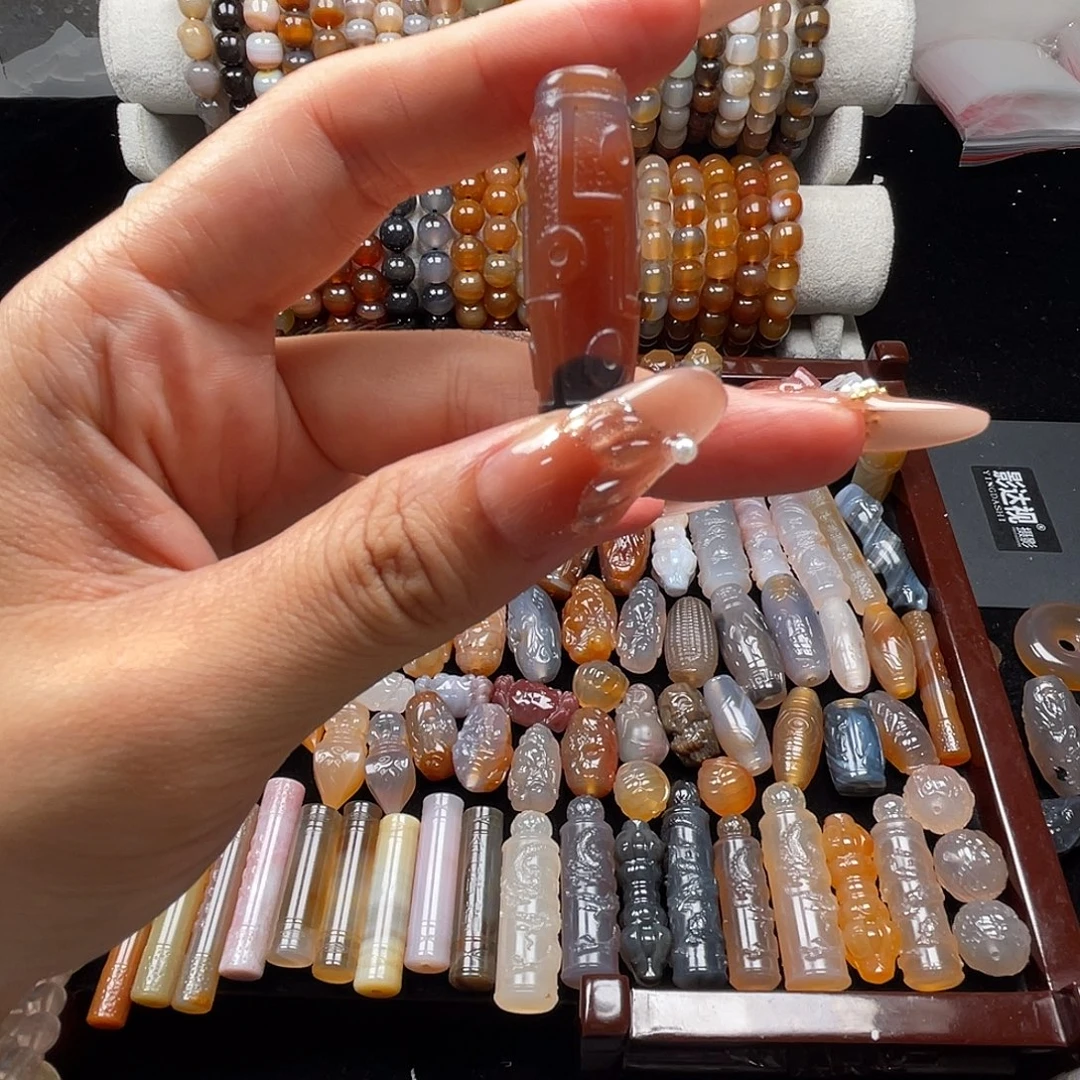 未镶嵌玛瑙/玉髓珠宝奇石