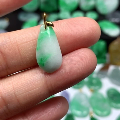 翡翠吊坠(不含链)18K金镶嵌