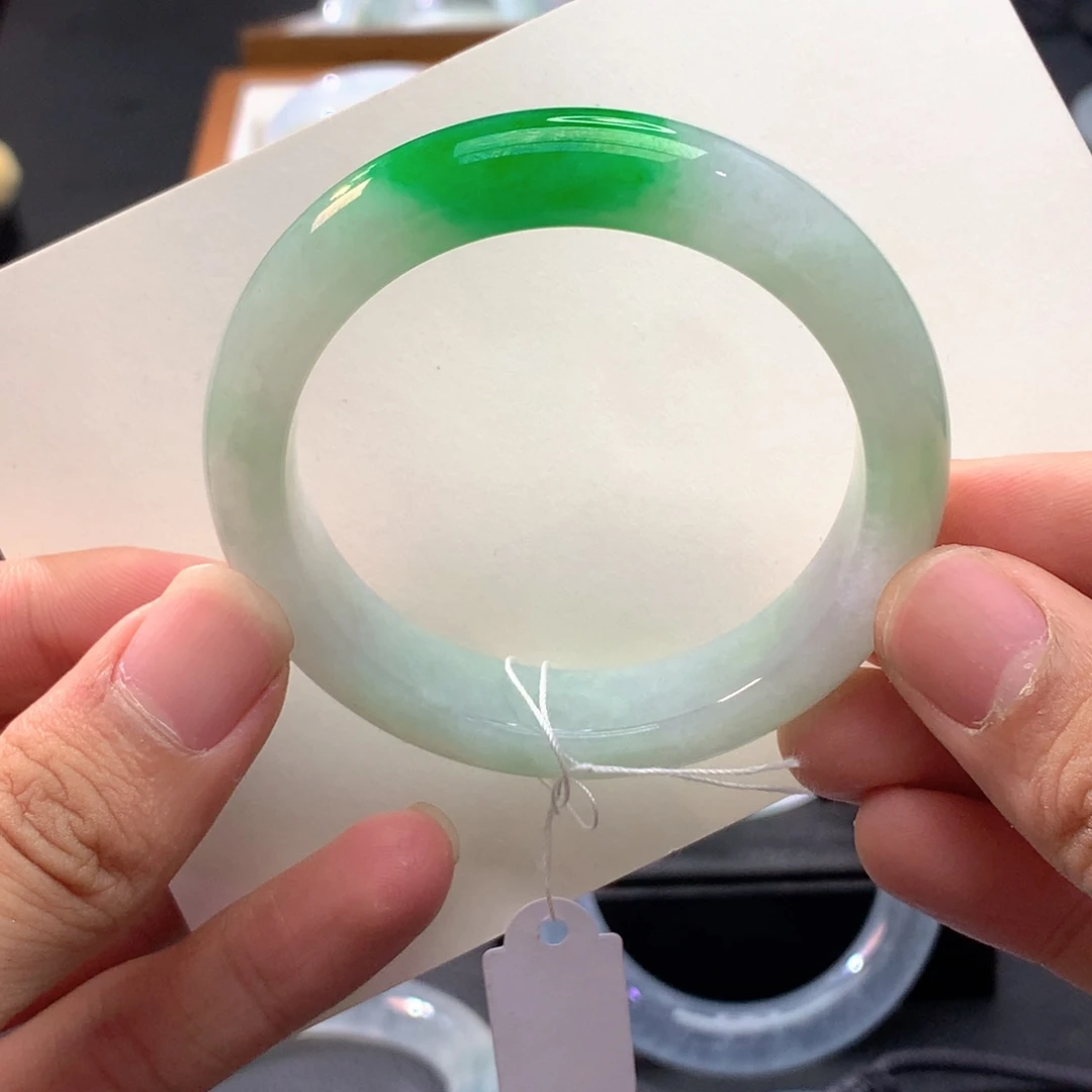 翡翠未镶嵌手镯正圈