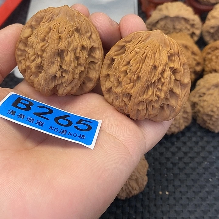 文玩核桃吊坠43麦虎