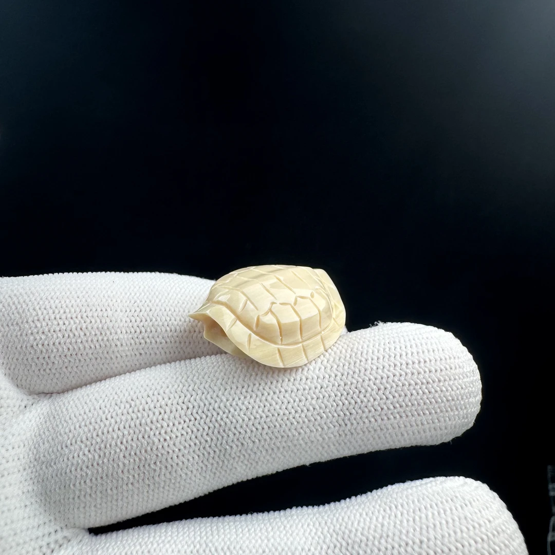 K11-26天然猛犸 雕刻富甲20.3*25*10.7mm一物一图 假一罚十