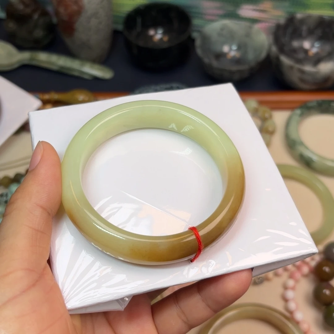 w***y和田玉手镯未镶嵌