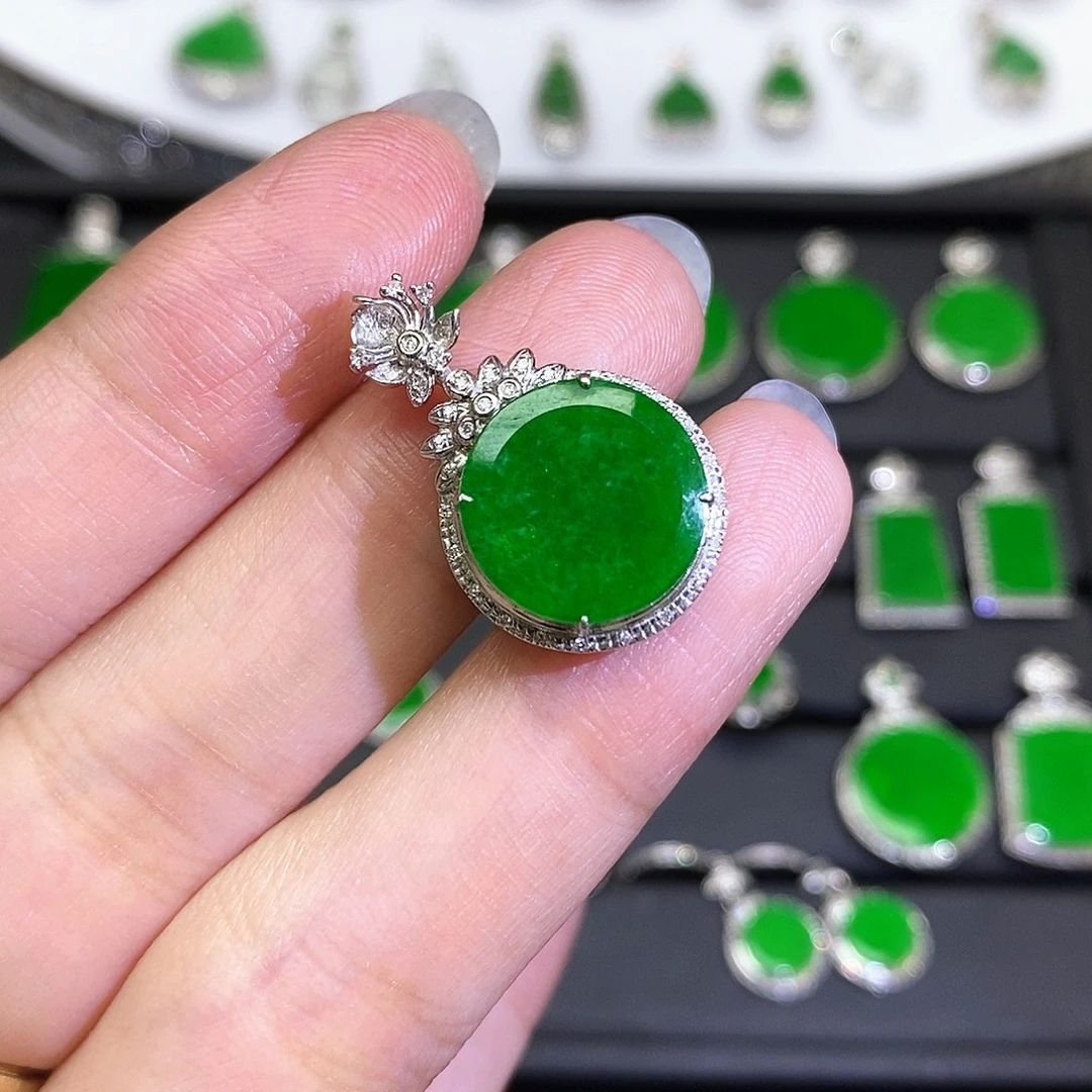 翡翠18K金镶嵌吊坠(不含链)