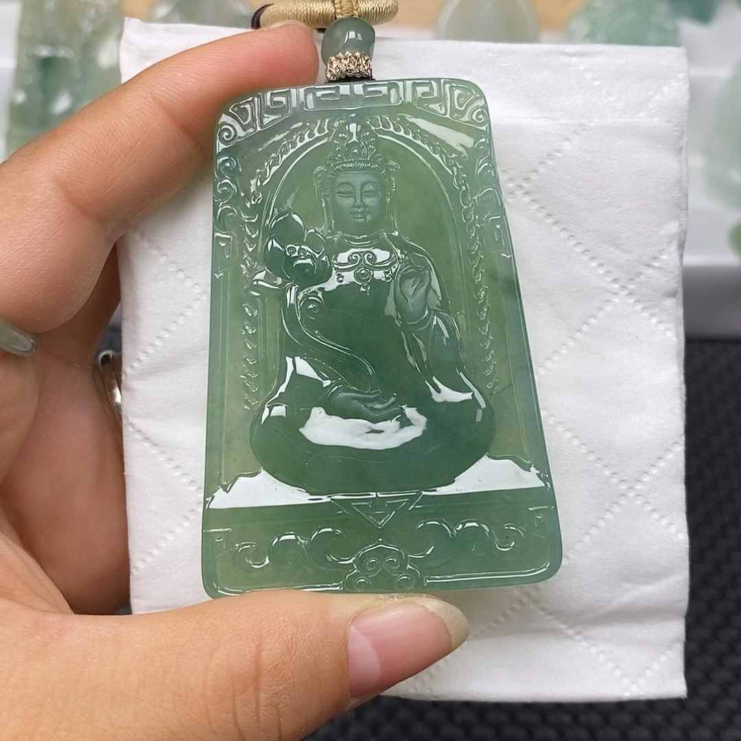 卿***卿翡翠未镶嵌颈饰翡翠