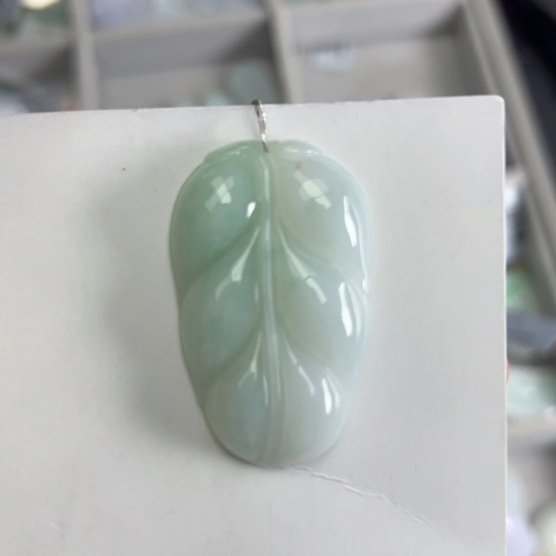 颈饰未镶嵌翡翠叶子